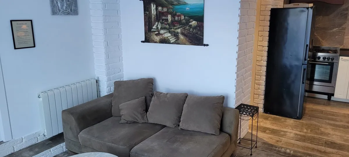 Apartment 4